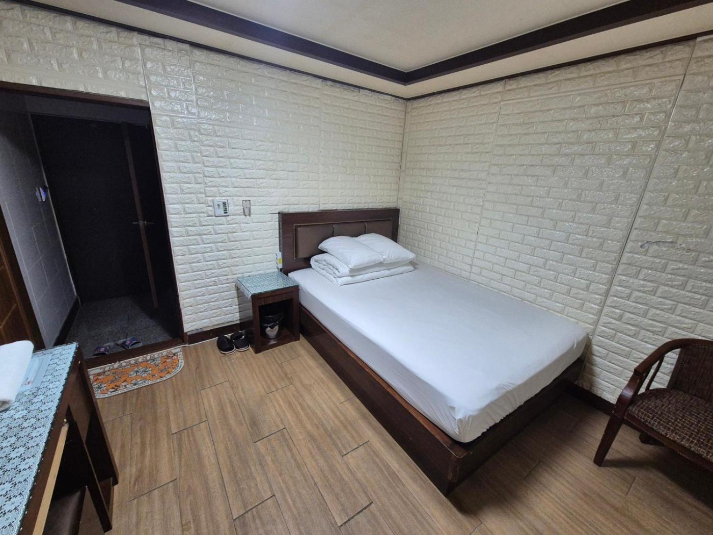 Joyful Stay Seoul Exterior photo